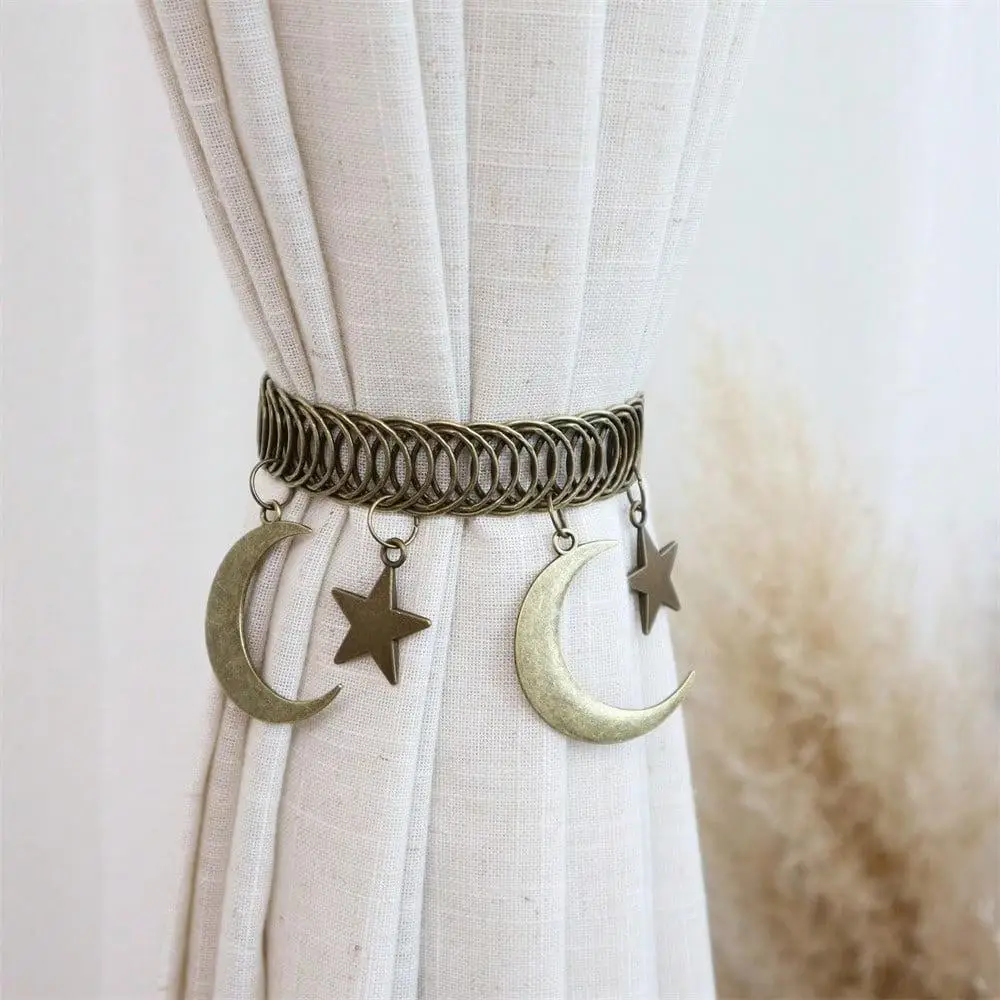 Vintage Sun, Moon, and Star Metal Curtain Clips, Decorative Starry Sky Curtain Clips with Pendants Antique Bronze Texture, Suitable for Window Decoration in Living Rooms and Bedrooms. Aesthetic Home Decor, Bohemian Witch-Style Room Ornaments, Great Gift Options.