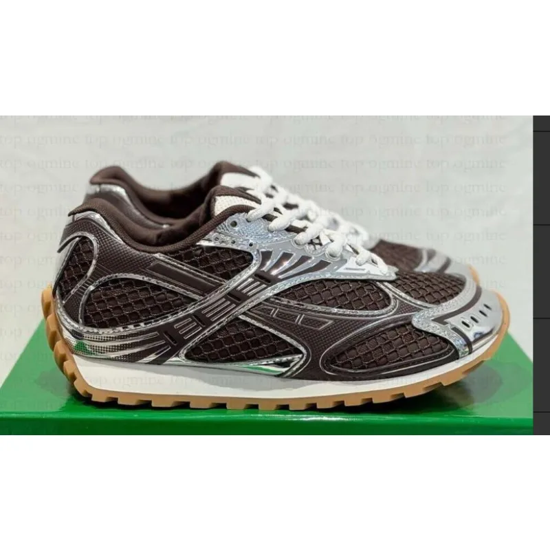 Modellen van trendy hardloopschoenen, comfortabele en lichte sportschoenen voor heren en dames