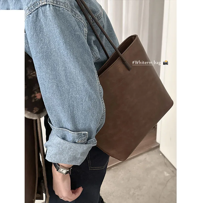 Korean Style Light Luxury High-End Commuter Bag Autumn Winter 2023 New Popular Retro Large Capacity Tote Bag Simple Shoulder Bag