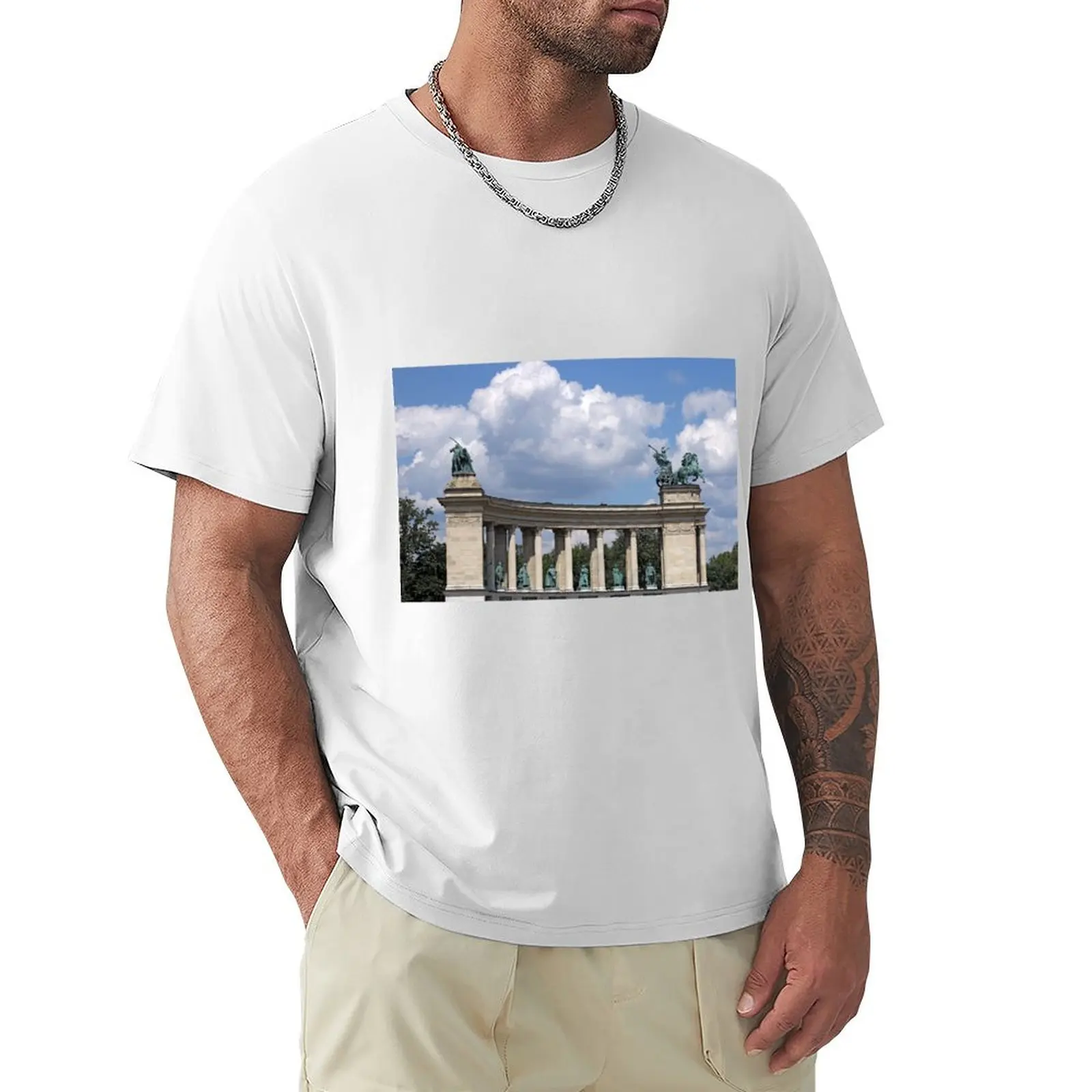 Heroes' square monument Budapest Hungary T-Shirt quick-drying plus size tops Blouse customizeds mens graphic t-shirts hip hop