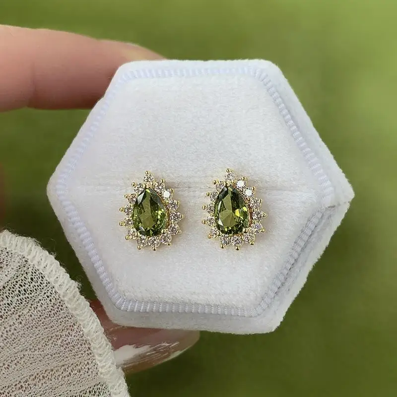 Huitan Women Stud Earrings Fashion Wedding Party Versatile Accessories Inlaid Shiny Cubic Zirconia Simple Minialist Lady Jewelry