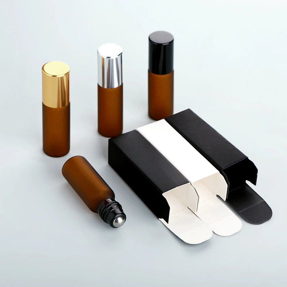 50/100 قطعة 5 مللي زجاجات عطر صغيرة محمولة من الزجاج البلوري البني، متدحرجة ناعمة، مانعة للتسرب، قابلة لإعادة الاستخدام، مع صناديق خارجية