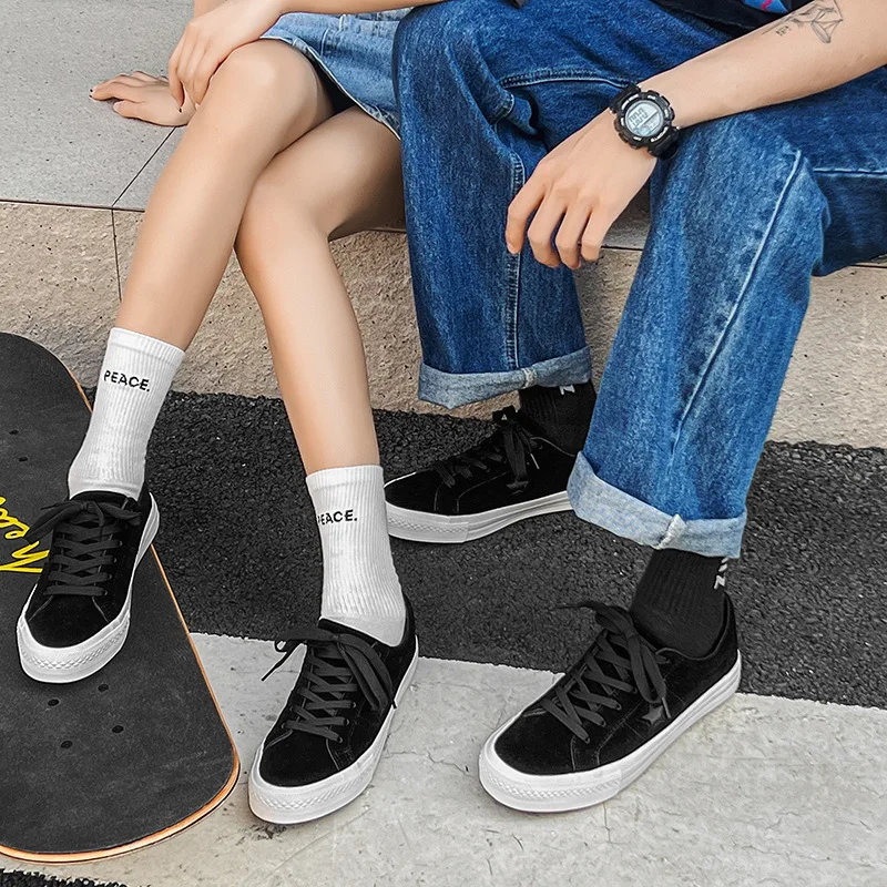 Canvas shoes for women in 2026 Spring and Autumn  new suede couple style  star board shoes for women