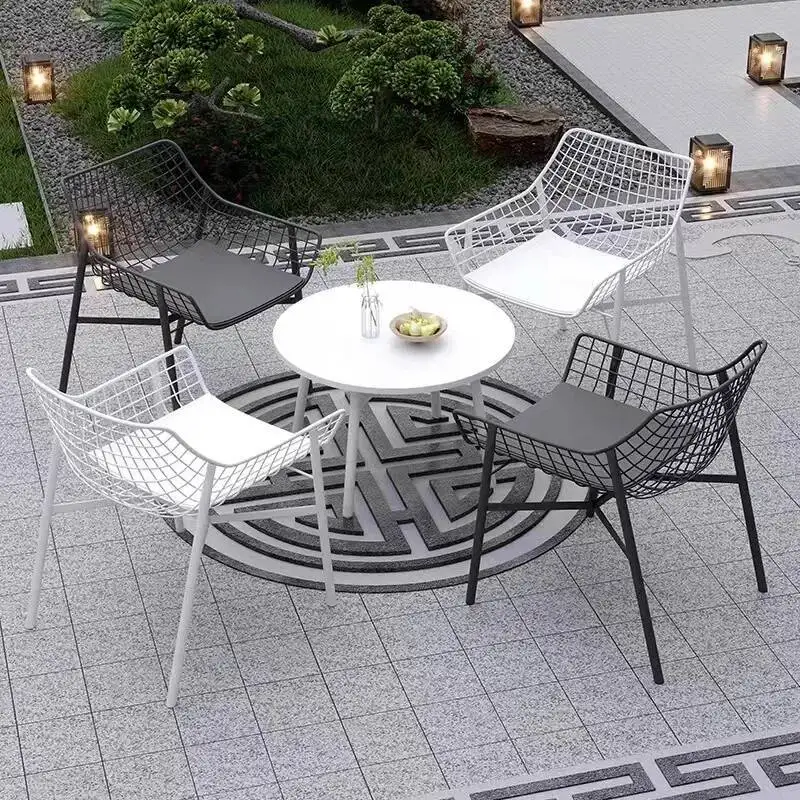 طاولات وكراسي ترفيهية خارجية من الفولاذ المقاوم للصدأ والحديد المطاوع للحدائق والشرفات والفالات ومجموعة أثاث الفناء