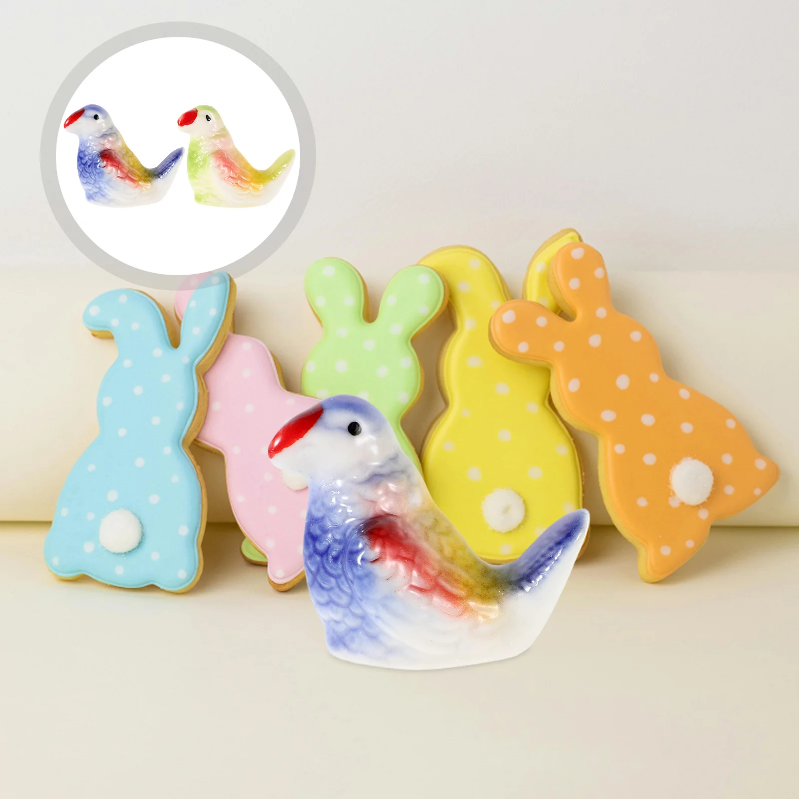 

2Pcs Miniature Ceramic Birds Figurines Handcrafted Parrot Decor for Desk Nightstand Tropical Theme Easter Decoration Craft Home