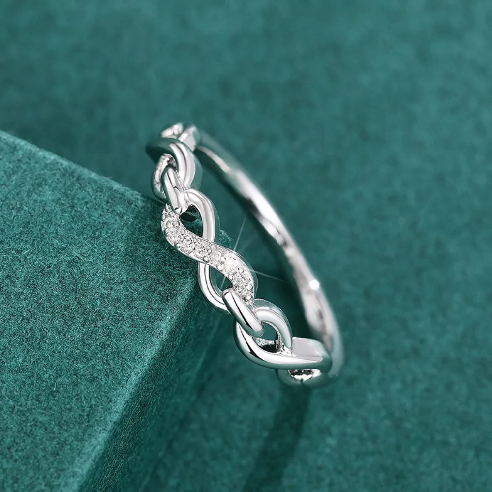 Simple Temperament Micro-inlay Zircon Infinity Symbol Number 8 Finger Rings for Women Daily Wear Fashion Stainless Steel Jewelry