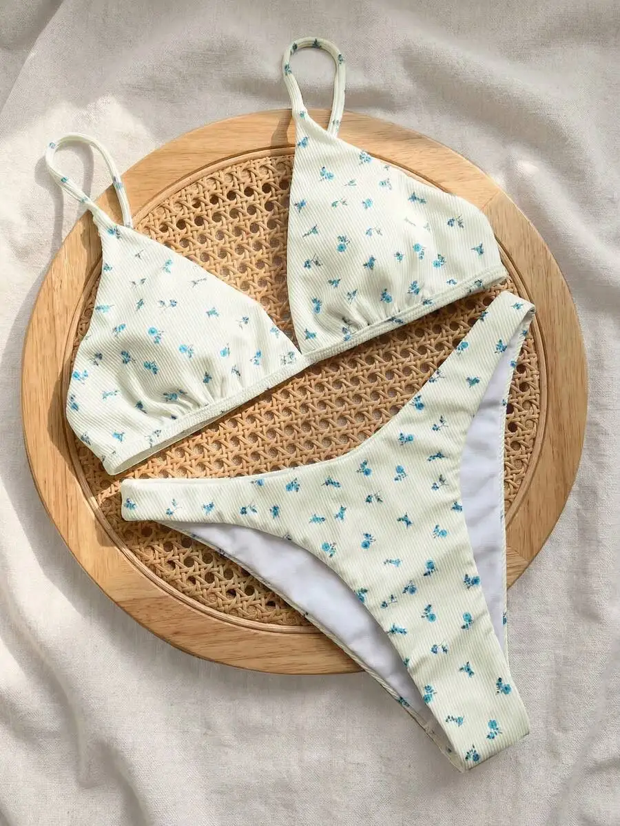 

Cute Ditsy Floral Triangle Bikini Set For Women Beach Casual Swimwear