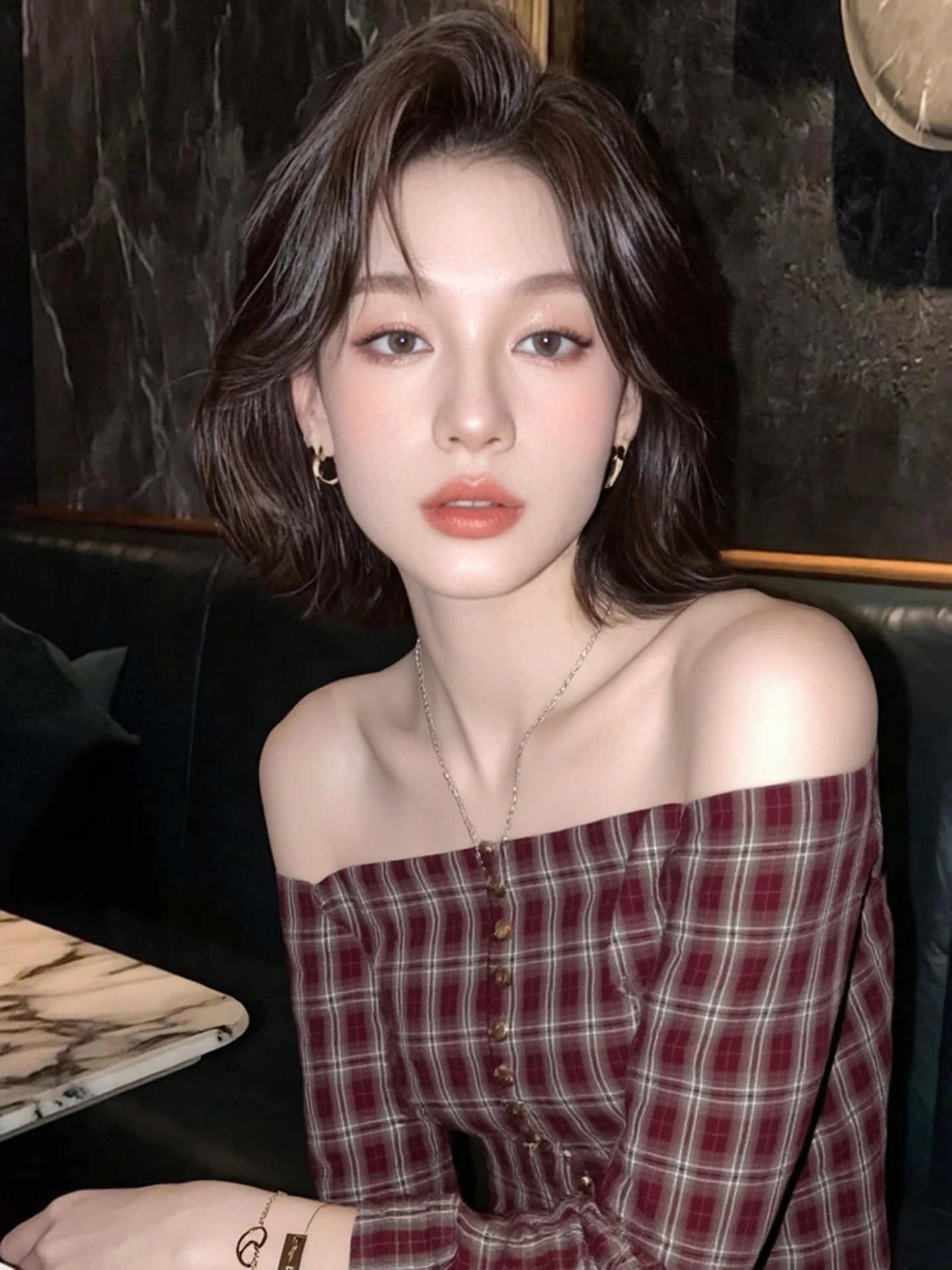 

Retro Korean Plaid Slim Fit oulder Bared Long Sve irt Women's Autumn Design Sweet Spicy Girl One oulder Top