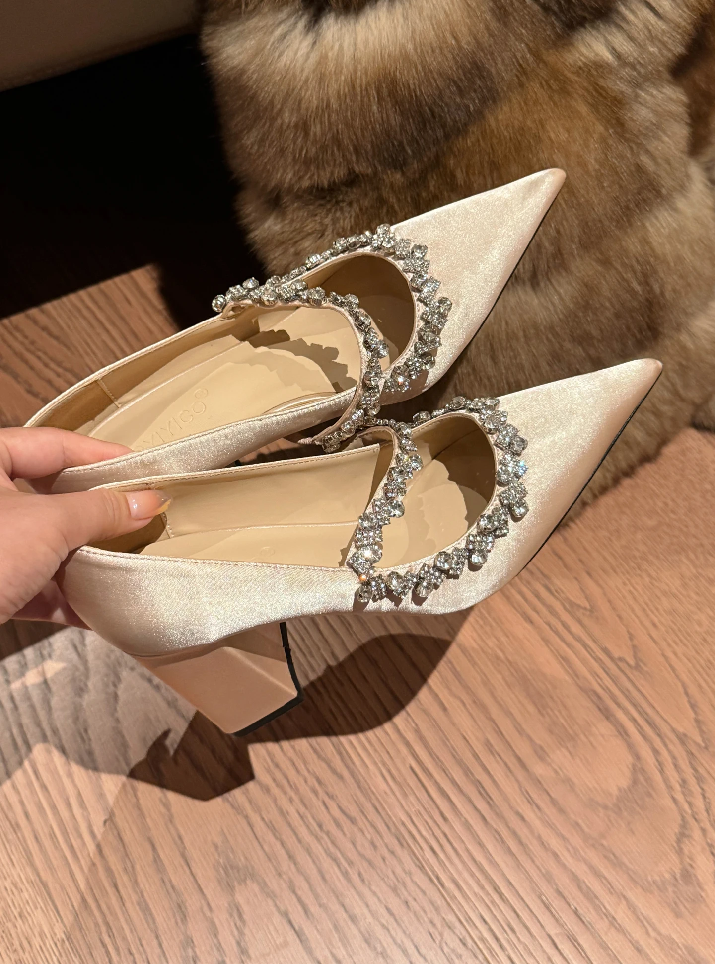 

Ele Nude Wedding High Heels Women's Chunky Heel Pointed Toe Rhinestone Strap Beautiful Personali High oes New 2025