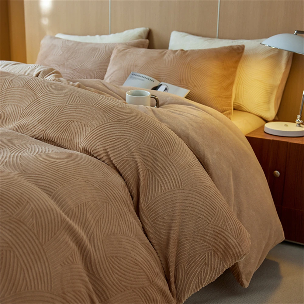 Solid Color Thickened Milk Velvet Warm Four-Piece Set Winter Duvet Cover Pillowcase Bed Sheet Home Soft Coral Fleece Bedding Set