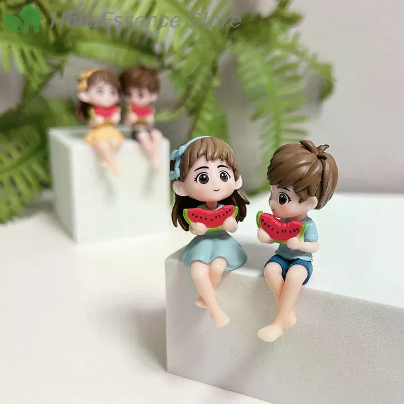 ※1Pair Watermelon Eating Couple Figurine Lovers Figures Mini Sized Boy Girl Model Princess Fairy Home Garden Automobile