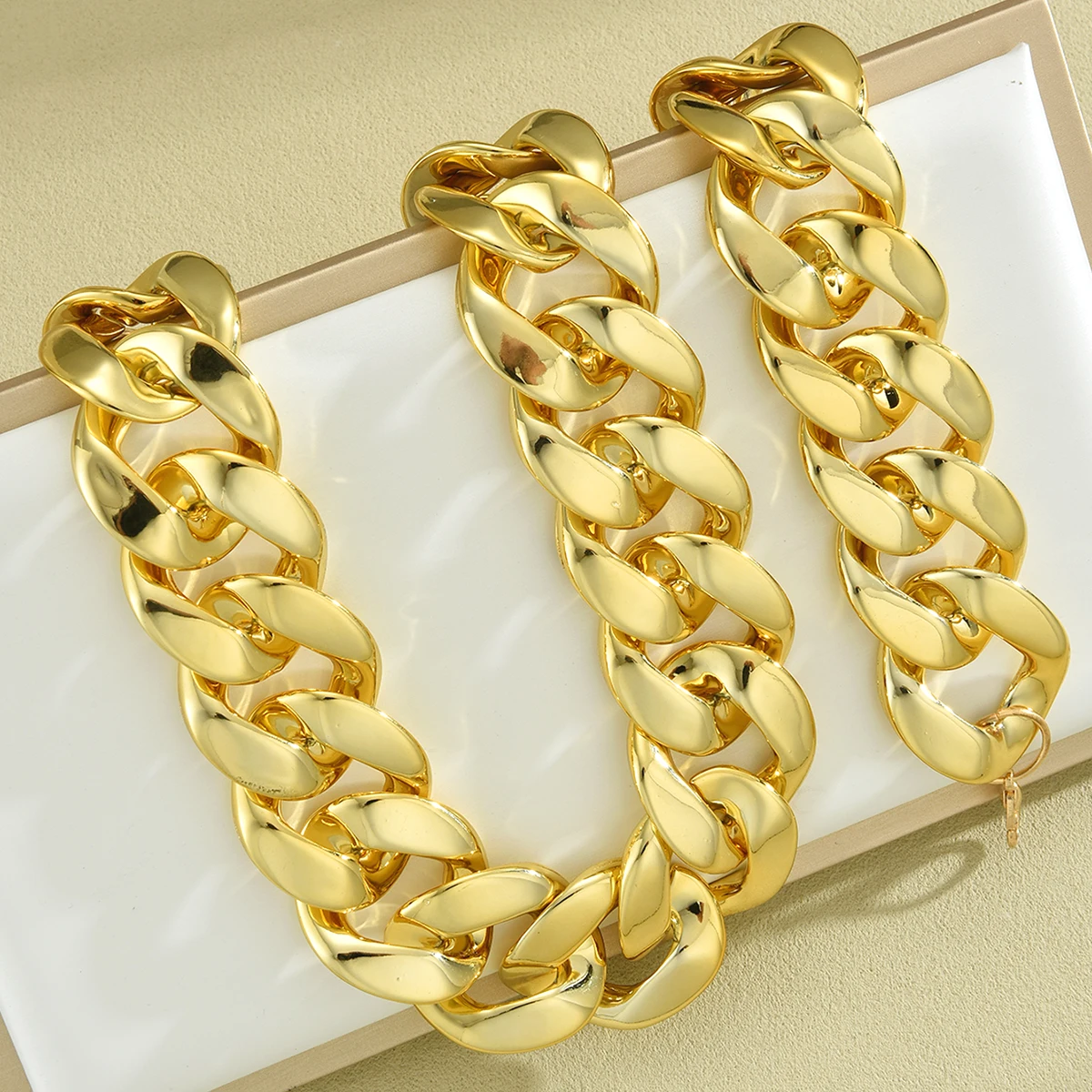 2pcs Exaggerated Gold Cuban Chain Necklace and Bracelet Set