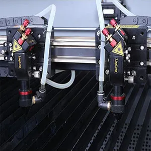 Máquina de grabado y corte CNC 1390 para corte de madera acrílica de hasta 20 mm, con mesa arriba y abajo y enfoque automático