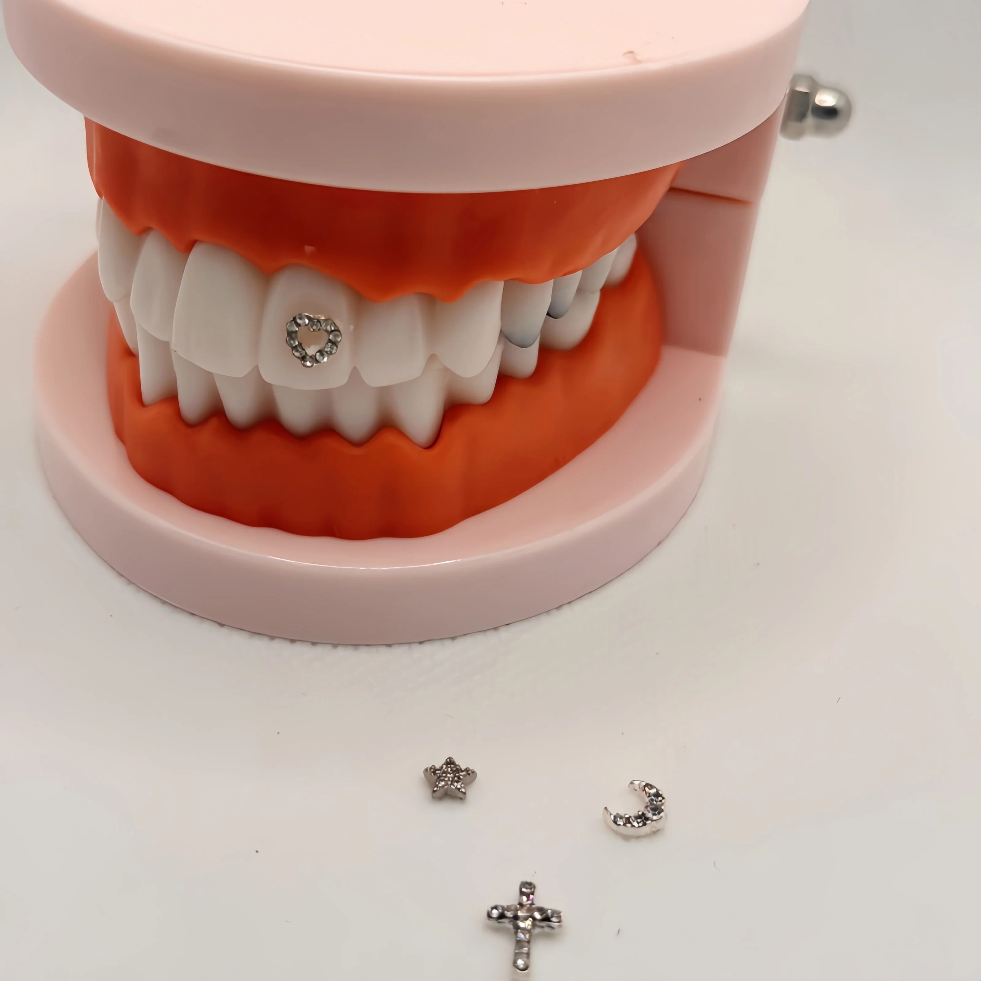 Shiny Silver Metal Tooth Gems Star Cross Heart Rhinestone Hollow Dental Jewelry Decoration for Teeth