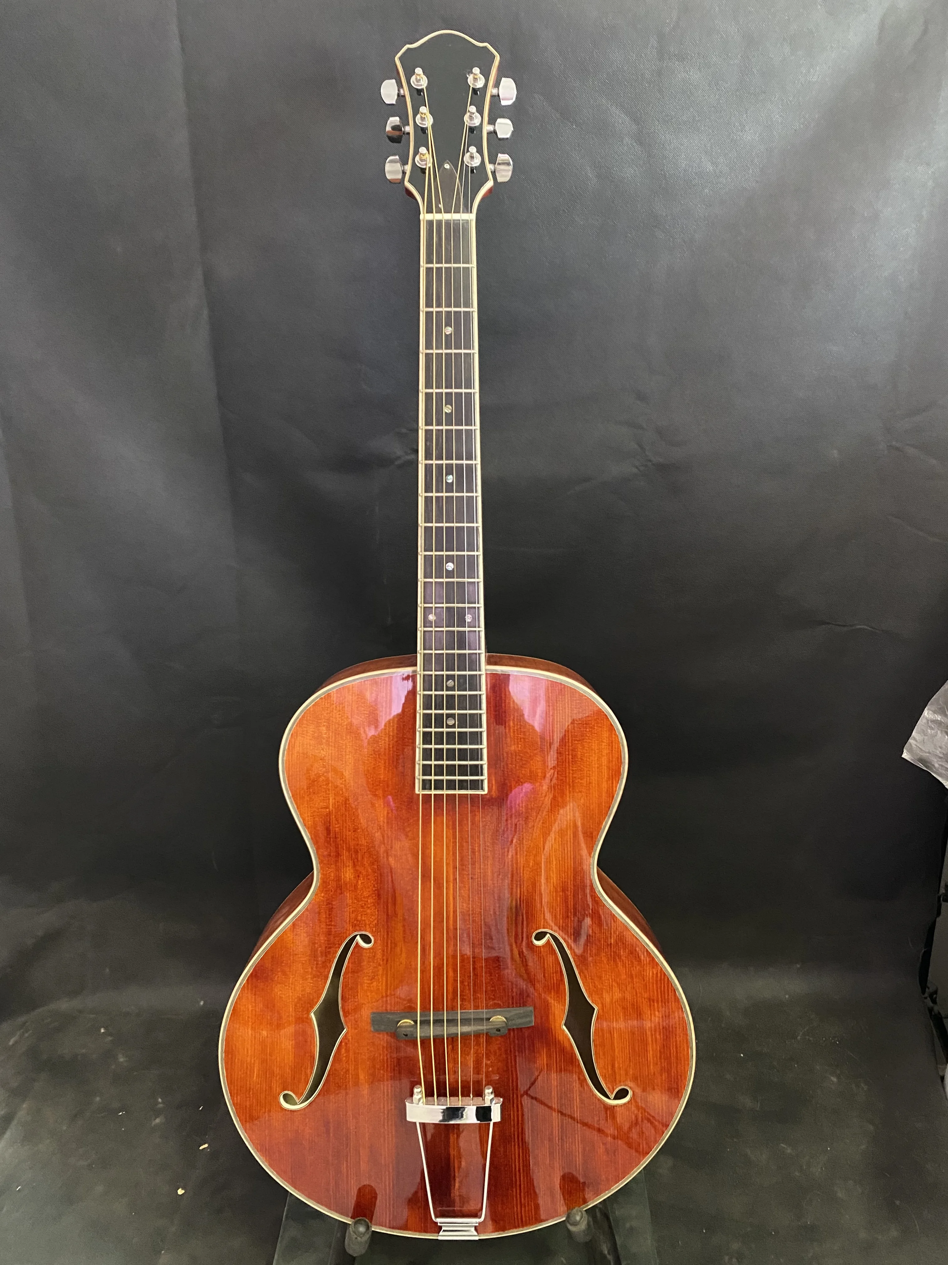 Yunzhi Handcrafted Jazz Guitar Carved Solid Maple Hollow Body Ebony Customizable Acoustic Electric Archtop Instrument