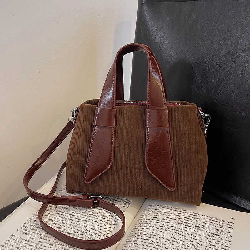 

Designer-Inspired Leather Clutch Bag - Unique Vintage Texture With Modern Minimalist Style For Evening Parties & Events