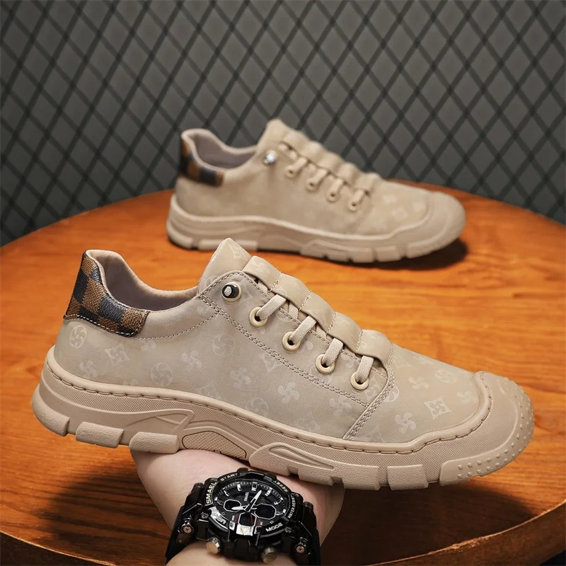 

2026 Spring Leather Casual Retro Men Shoes Anti-slip Comfortable Sneakers Man Loafers Breathable Soft Flat Shoes Driving Shoes