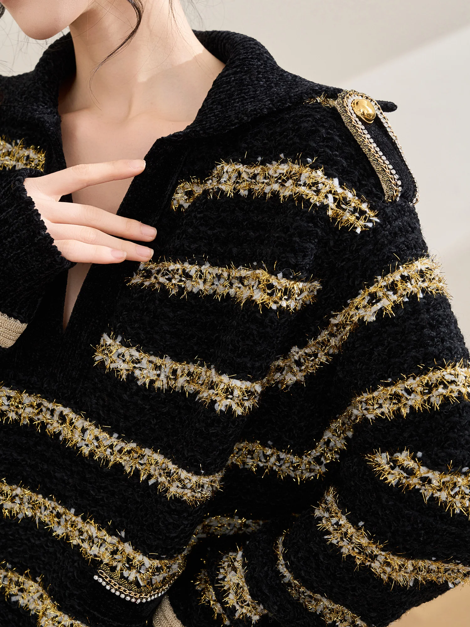 

Вязаный свитер Flowing Era с уникальным полосатым узором и V-образным вырезом, женский, в стиле кэжуал, премиум-класса, для повседневной носки и поездок на работу