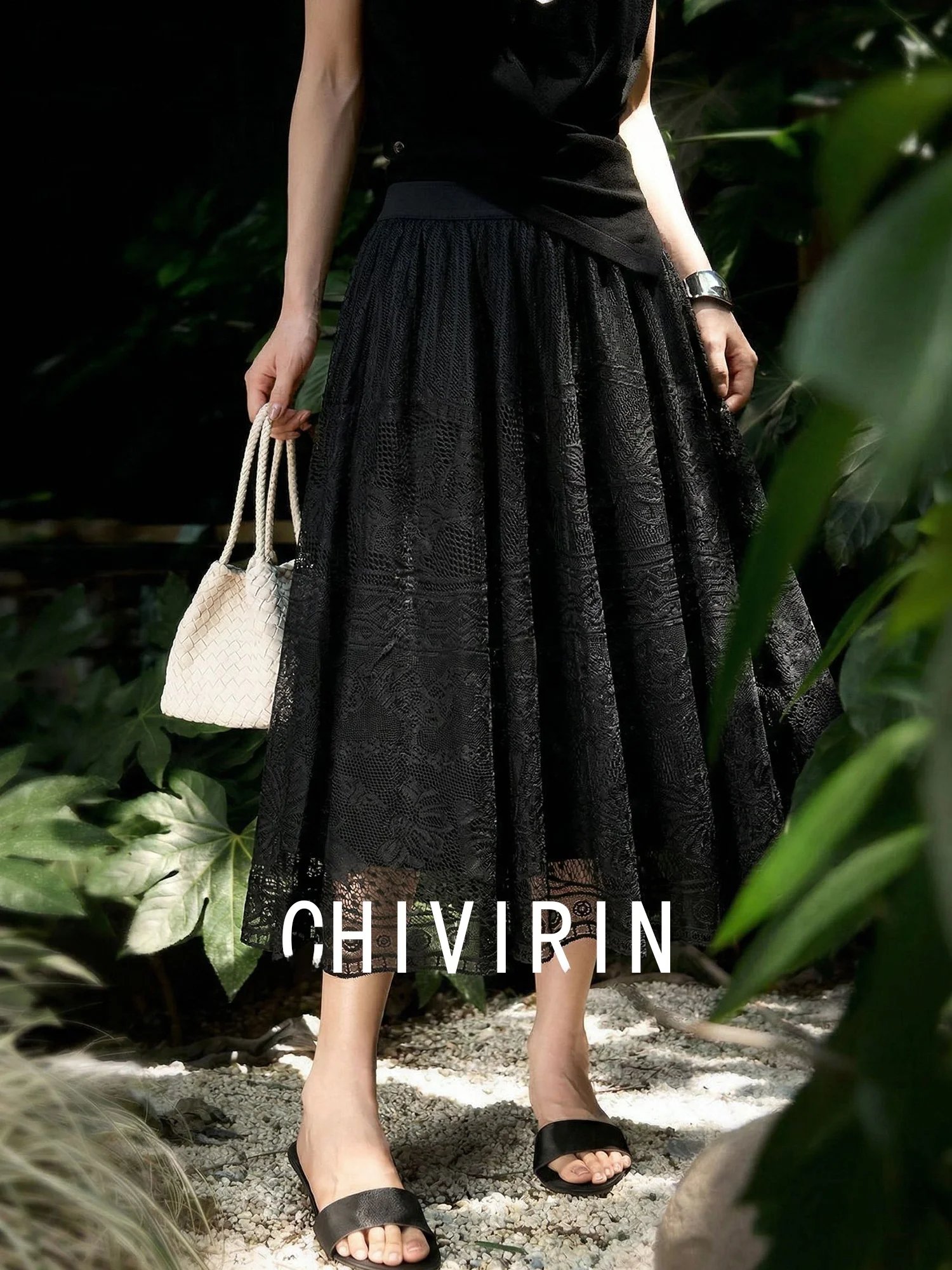 

Элегантная черная кружевная юбка А-силуэта для женщин, летняя новинка, с завышенной талией, в романтическом стиле, миди, дышащая, комфортная, из полиэстера...