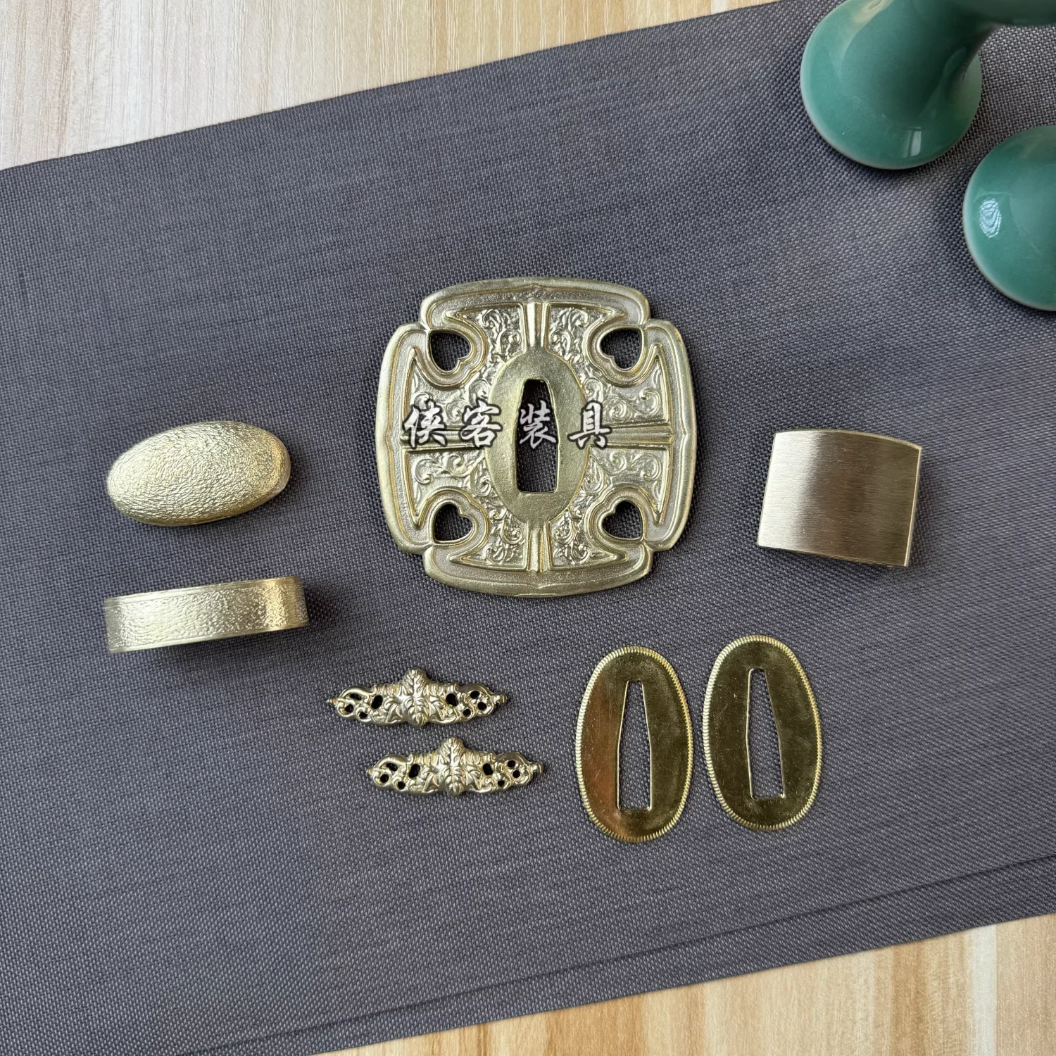 

Complete Katana Sword Set of Bright Brass Copper Tsuba Habaki Fuchi Kashira Seppa Menuki Katana Sword Accessories Components