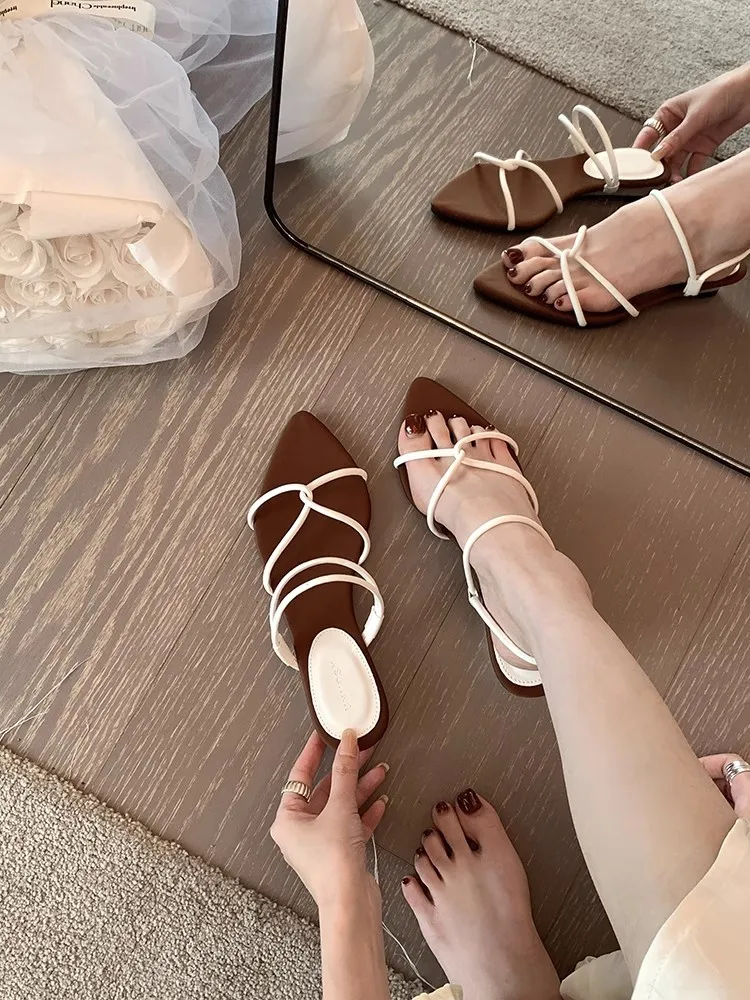2025 Summer New Women's Sandals Pointed Toe Flat Bottom Thin Strap Combination Buckle Simple Casual Beach Ladies Slippers