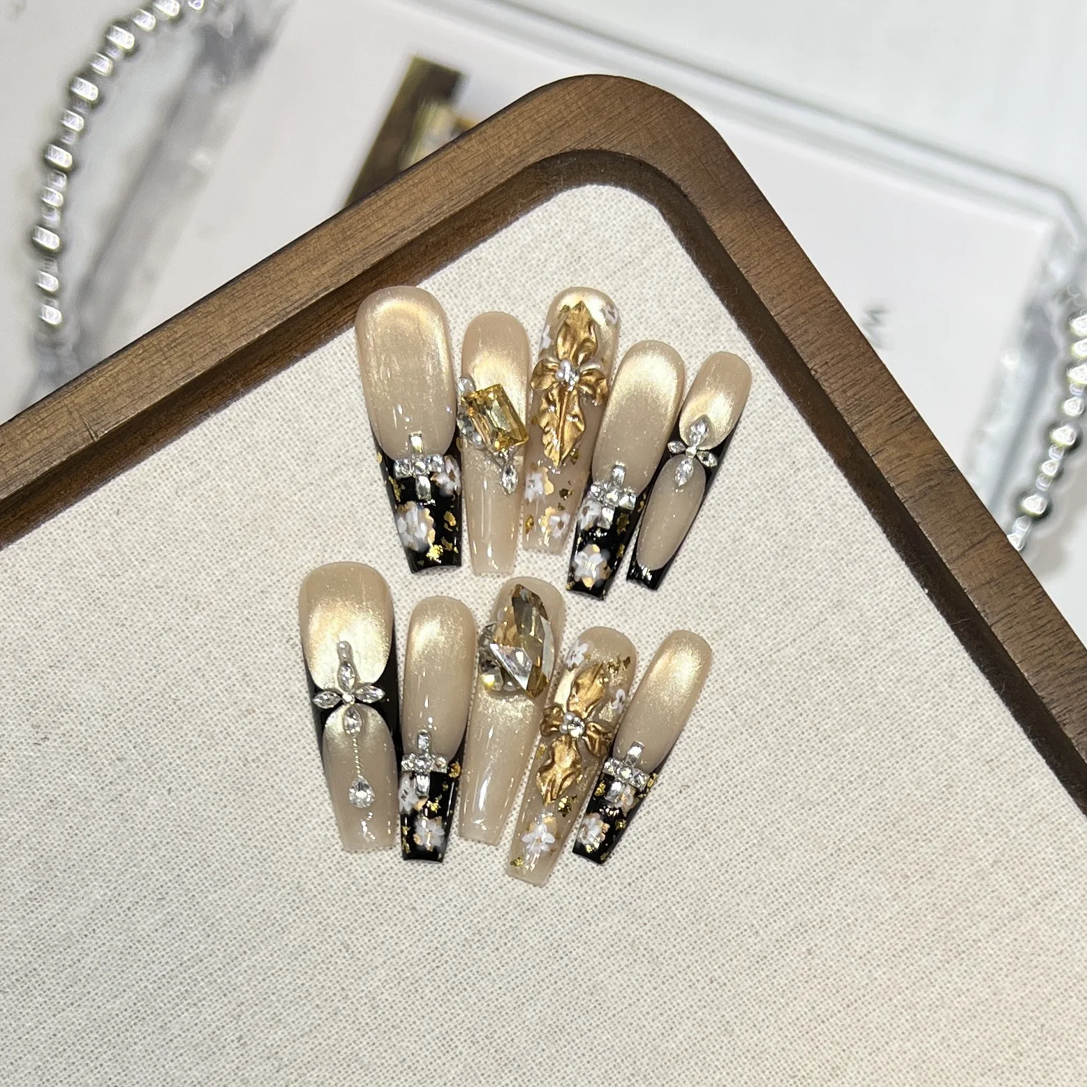 

10pcs Luxury Handmade Long Press On Nails Retro Black French 3D Gold Flower Diamond Design Fake Nails Wearable False Nails Girls