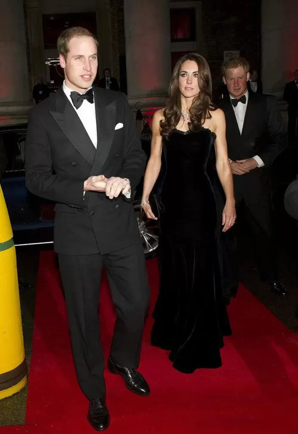 Kate Middleton In Black Mermaid Celebrity Sweetheart Neck Floor Length Red Carpet Velvet Evening Gowns Prom Dressess فساتين السه