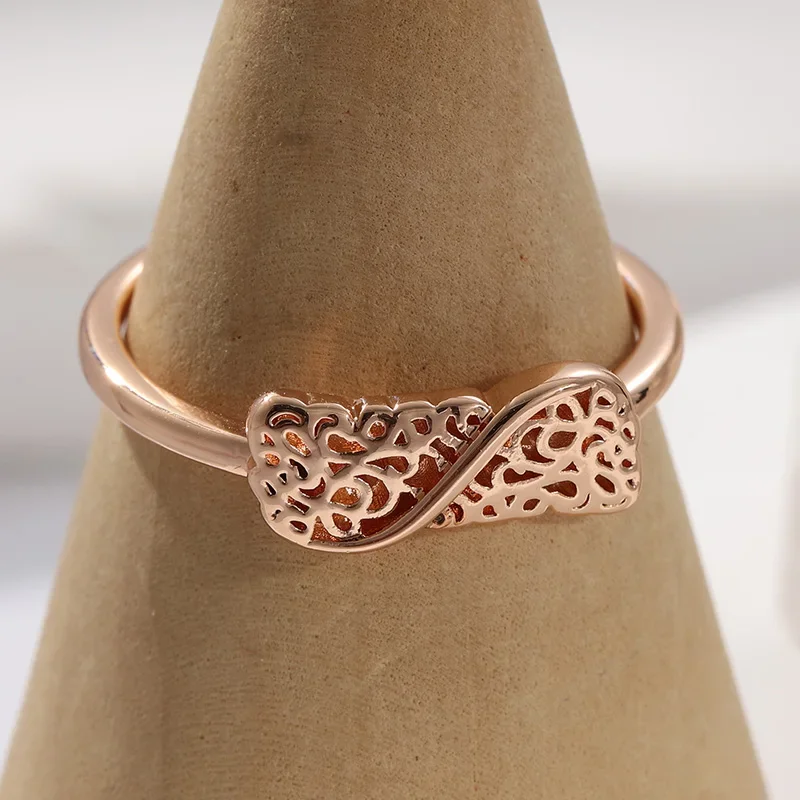 Vintage Luxury Hollow Out Textured Square Golden Ring for Women Elegant Unique Design Banquet Festival Jewelry Accessories Gifts