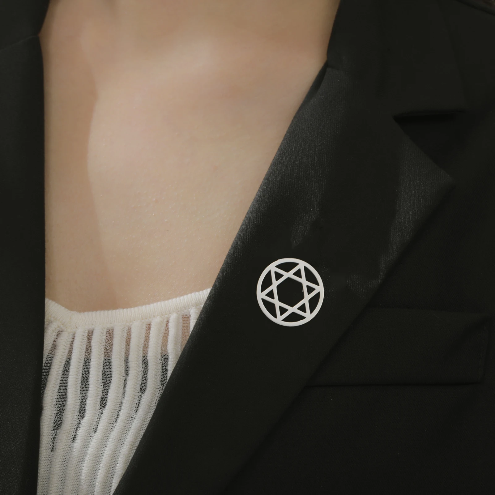 LIKGREAT Hexagram Star of David Brooch Retro Lapel Pin for Suit Jacket Jewish Hebrew Israel Jewelry Gift Stainless Steel Jewelry