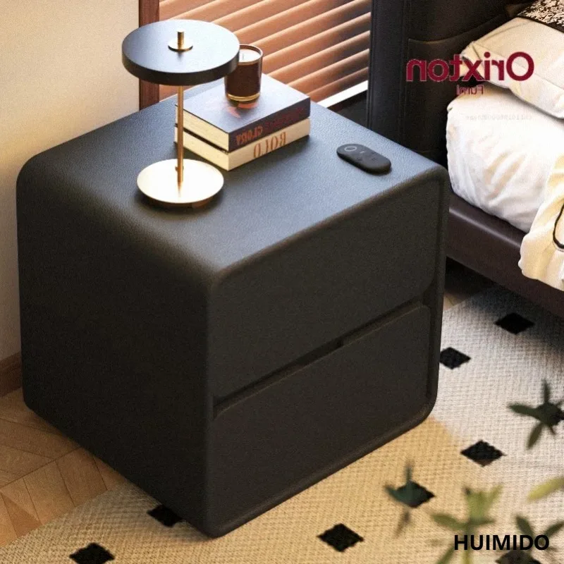 Solid Wood Retro Bedside Table, Made of Pine and Cat Scratch Leather, Mildew Resistant, Suitable for Bedroom.