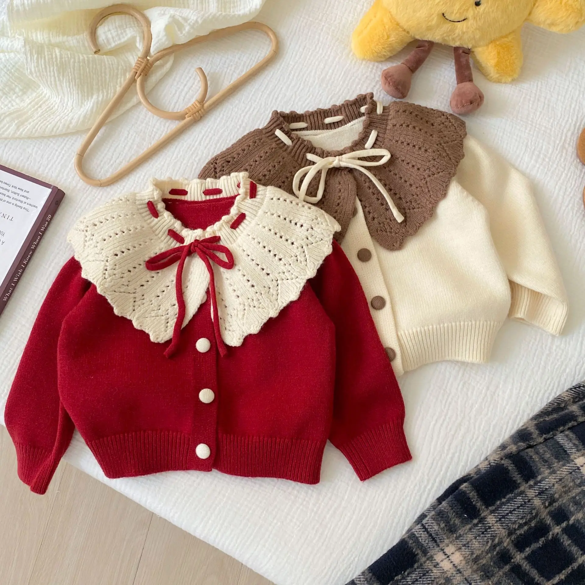 2025 Autumn and Winter New Girls' Knitted Cardigan Sweater Stylish Sweet Beautiful Baby Spliced Korean Version Children's Jacket