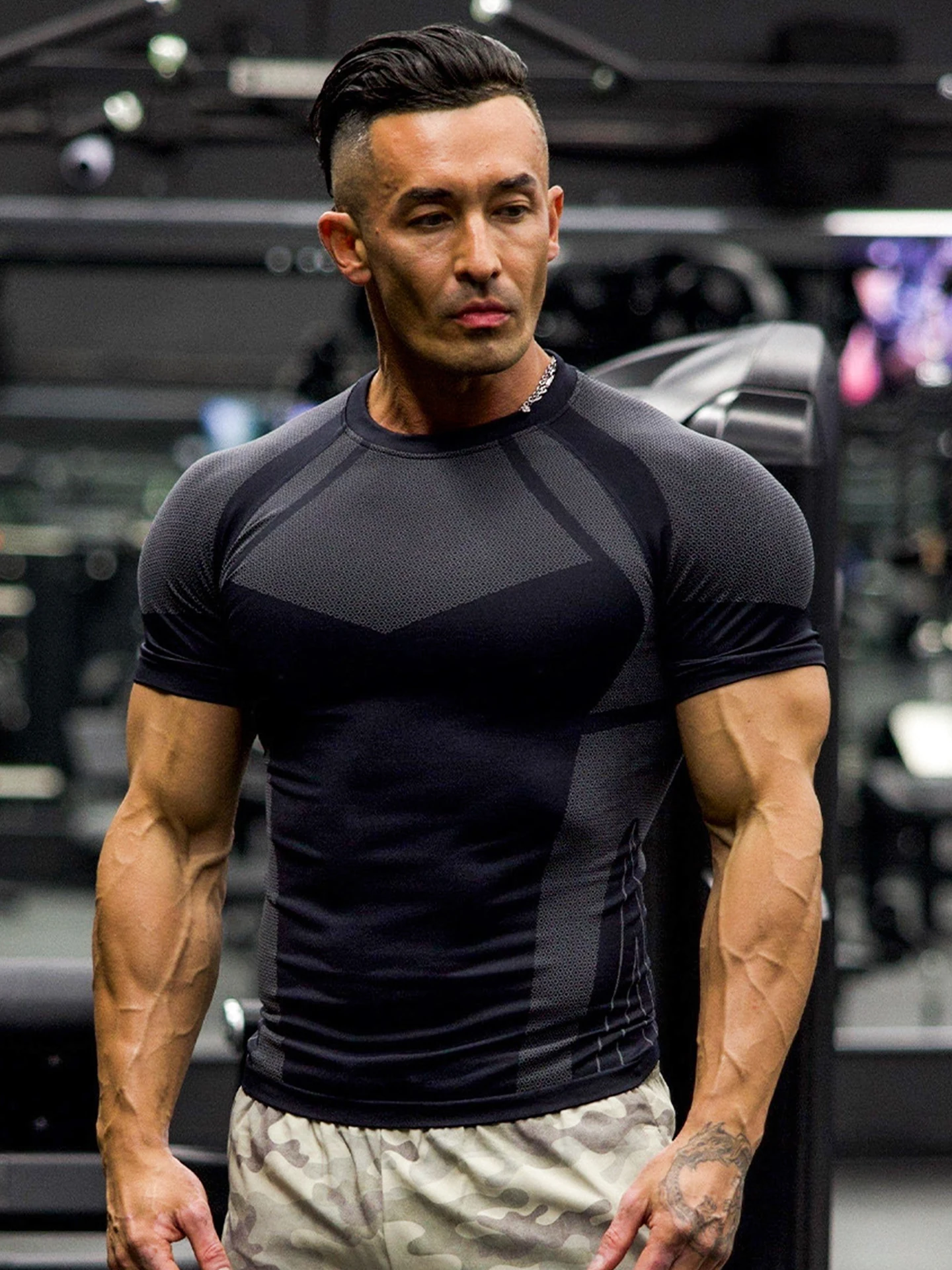 

Quick Dry American Style Fitness Clothing Men's Short Sleeve Muscle Show Cuffs Training T-Shirt Polyester Fiber Sports Wear