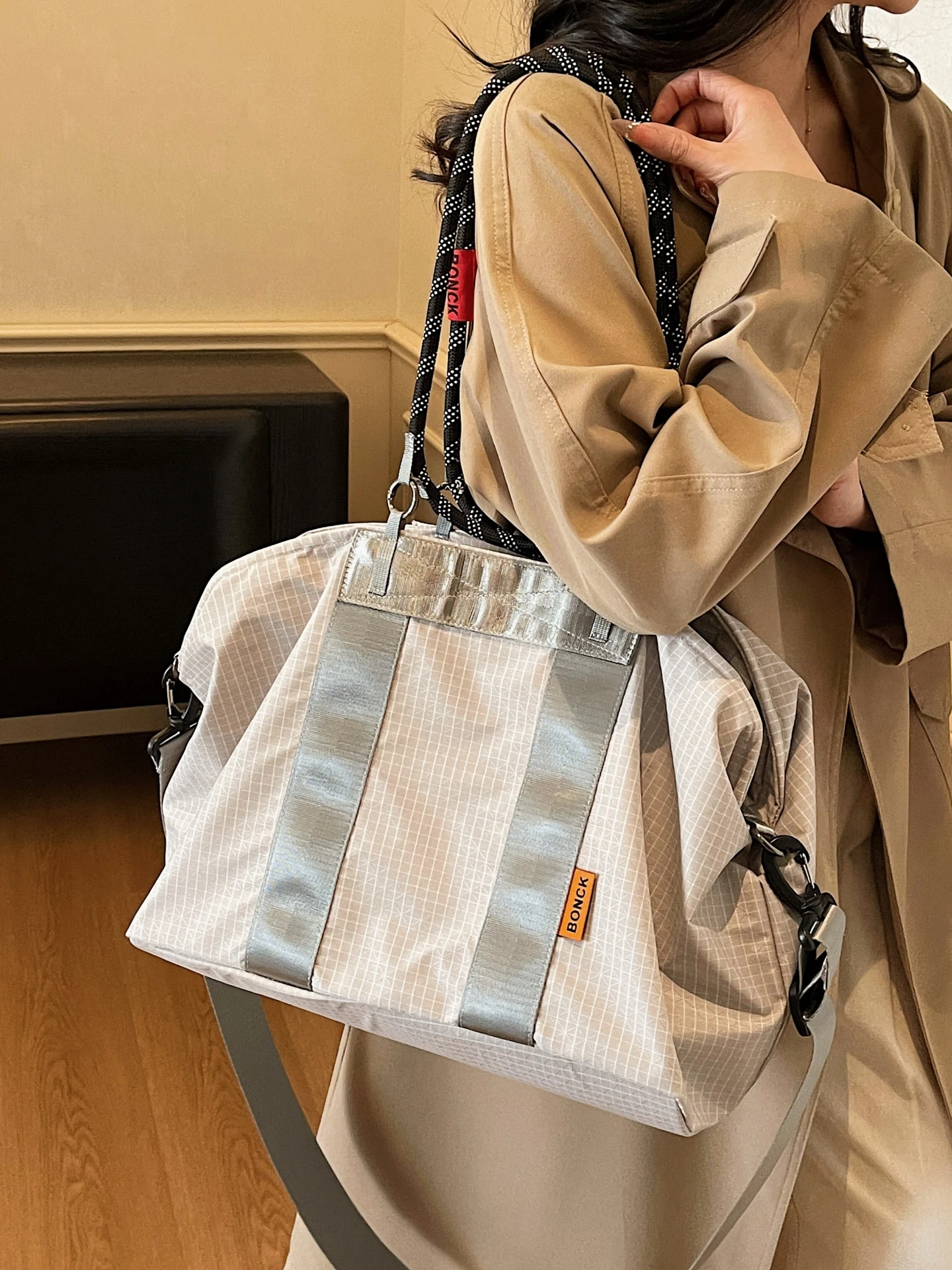 

Водонепроницаемая американская многофункциональная сумка-тоут для женщин, большая вместительная сумка для сухих и влажных вещей, легкая сумка для мужчин