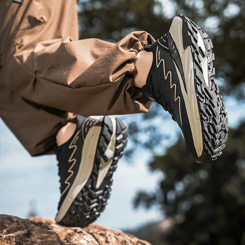 

Men's Ultra Light Outdoor Professional Sneakers Carbon Plate Shock Absorption Rebound Training Shoes