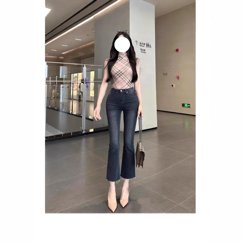 

Hip-enhancing cropped pants~Micro-flared jeans in gray, slim-fit, versatile, hip-enhancing, straight-leg, new autumn fashion