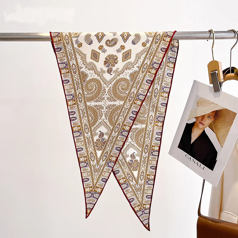 

30% Silk 70% Wool Winter Women Scarf 2026 Vintage Ethnic Paisley Pattern Triangle Scarf Wool Silk Foulards Femme