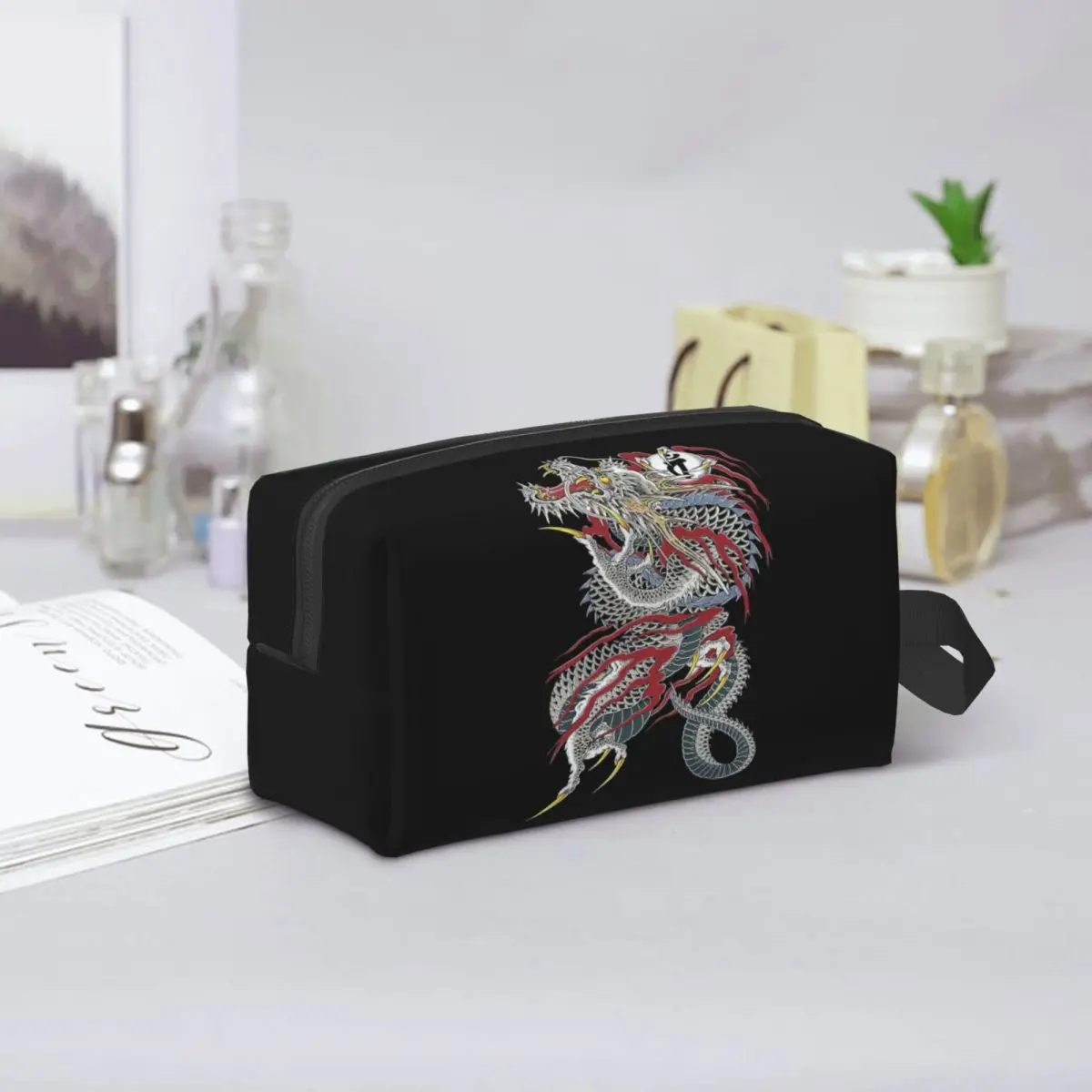 

Kiryu Kazuma - Dragon Of Dojima (Yakuza) Makeup Bag Cosmetic Organizer Storage Dopp Kit Toiletry Cosmetic Bag for Women Beauty