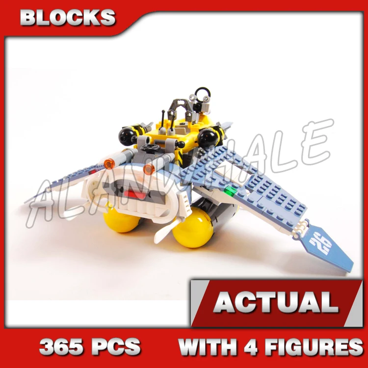 365pcs  Manta Ray Bomber Fighter Battle Plane Boat 10716 Building Blocks Assemble Sets Bricks Compatible with Model