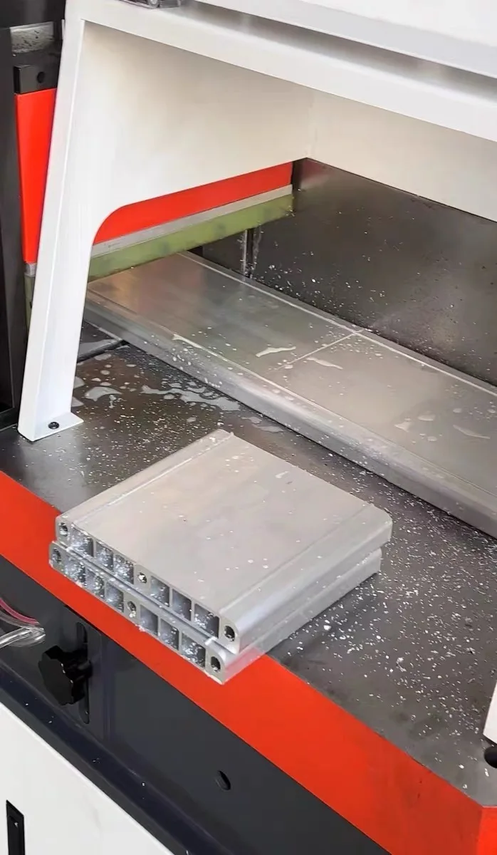 CHINA High Speed Semi Automatic Aluminium Cutting Aluminum Saw Cutting Machine