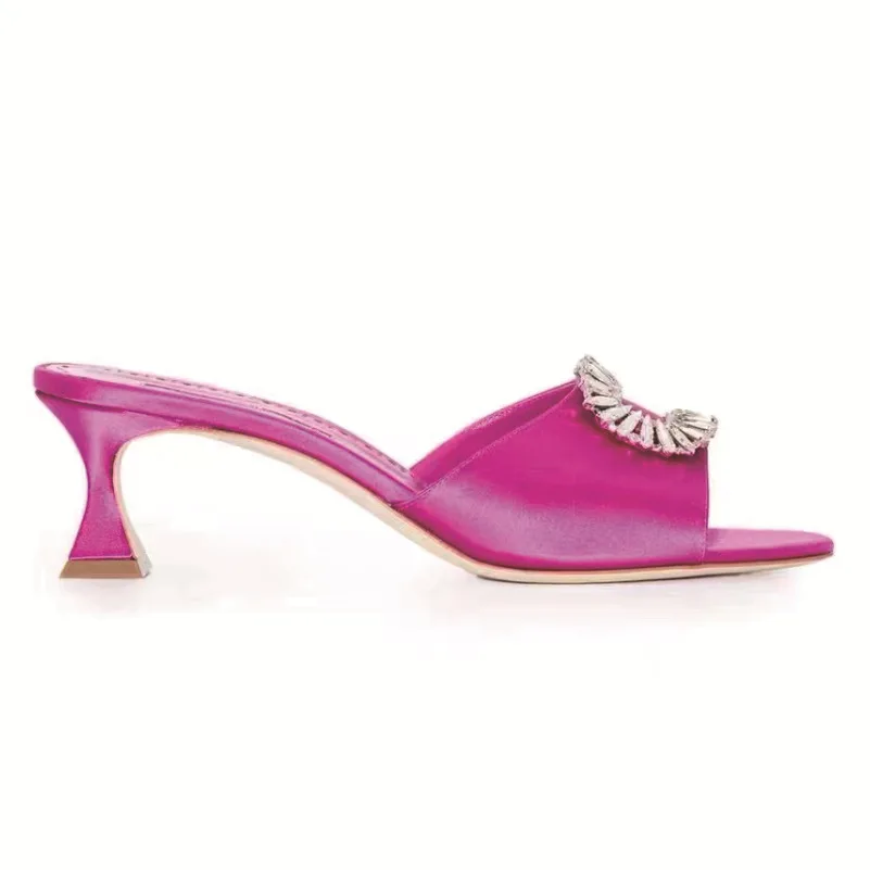

2026 Women's Summer Square Buckle Cat Heel Leather Sole Rhinestone Silk One Word High Heel Slippers Party Evening Catwalk Shoes