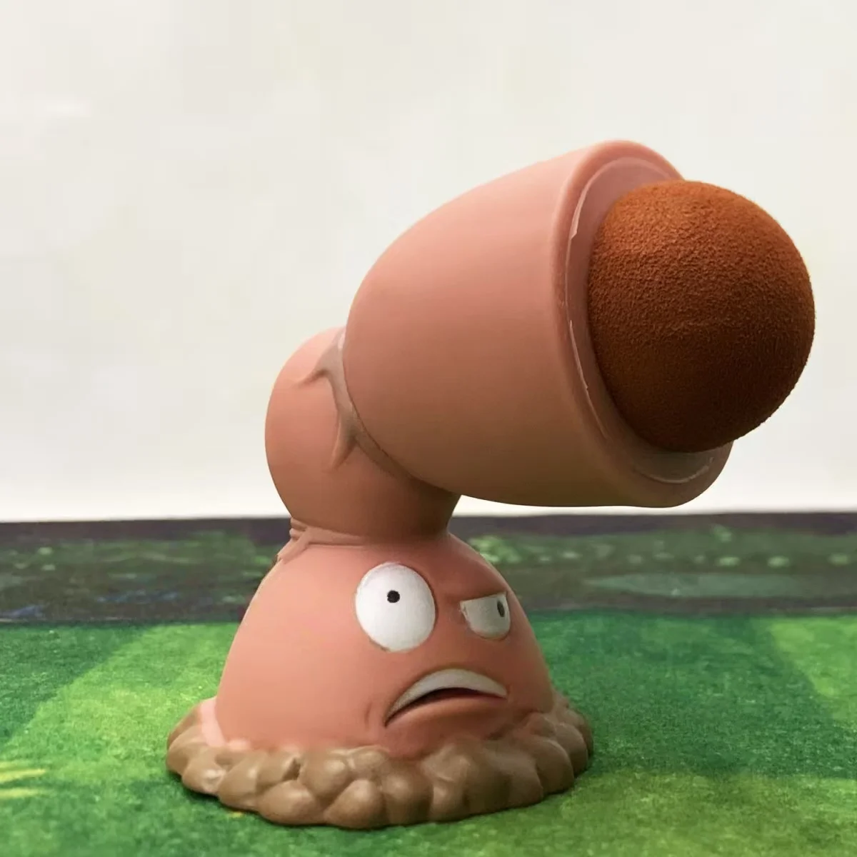 

Lotus root shooter plant "New Plants vs. Zombies" This is a soft rubber toy, a birthday gift toy.