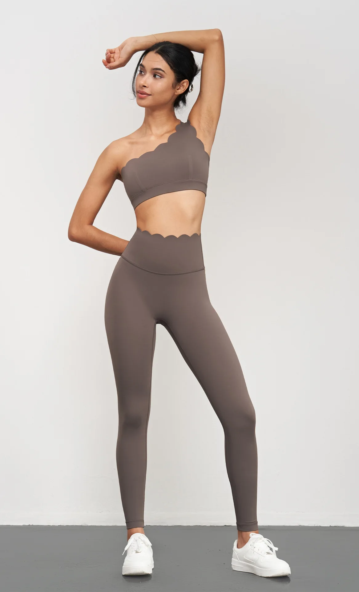 

SHINBENE Sports Bra with Single Shoulder Strap Removable Cup Women's Shock-proof Push-up Yoga Bra with Hem and Wide Back