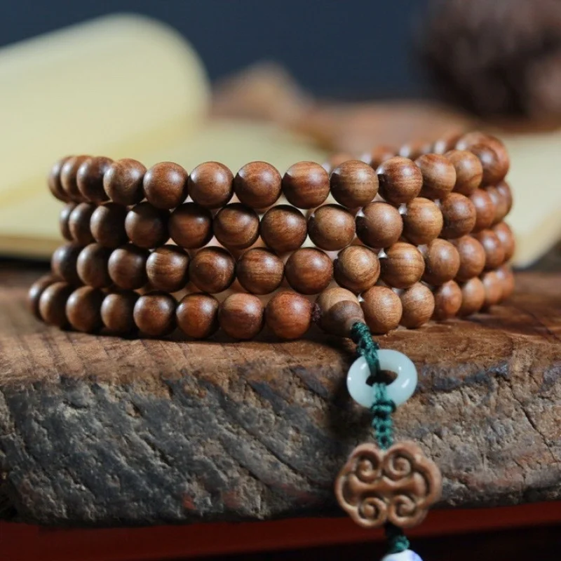 

108 Buddhist beads made of Australian sandalwood, 0.6mm bracelet with lotus seed pendant, women's sweater chain