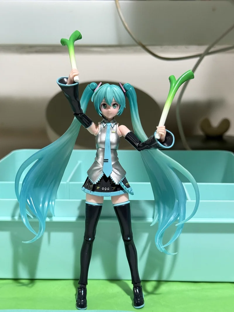 

Spot Blokees Miku Miracle Formula Одежда Предварительно собранная ручная работа Настольные украшения Коллекция фанатов Сувенир для детей