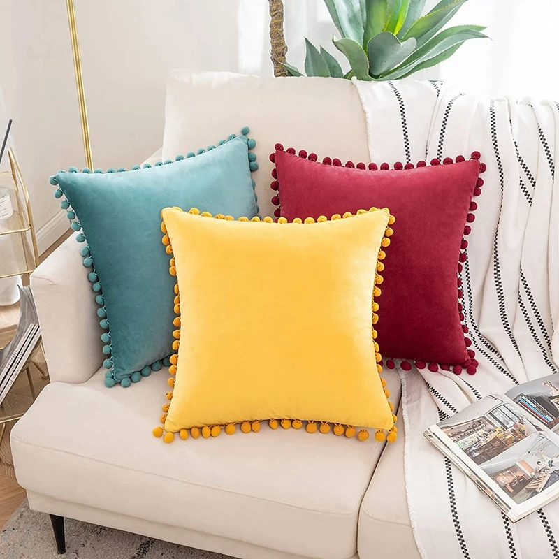 Cute Gift Throw Pillow Cover Cozy Soft Pom-poms Velvet Decorative Pillow Case for Farmhouse Home Décor 30x50cm 45x45cm 50x50cm