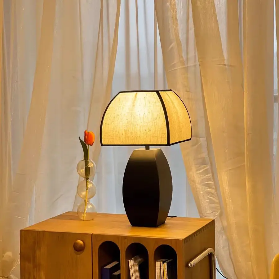 E27 Retro Fabric Square Cover Table Lamp Simple Study Bedroom Bedside Atmosphere Lamp Living Room Decorative Lamps