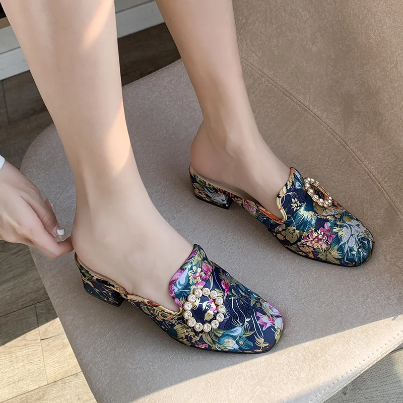 Pantofole Comem donna Summer Slides Flower mocassini Mules Sexy Med Square Heel Fashion Block tacchi alti Slip-on scarpe femminili