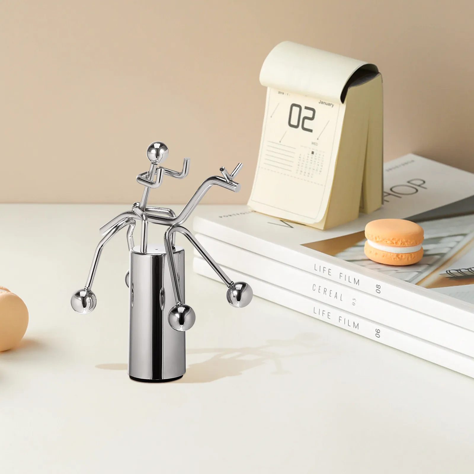 

Desktop Iron Balance Ball Tumbler Ornament Smooth Scratch Metal Home Office Party Decoration Swinging Decorative Craft