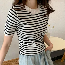 T-shirt lavorata a maglia da donna moda stile coreano Casual O collo a righe manica corta top traspiranti