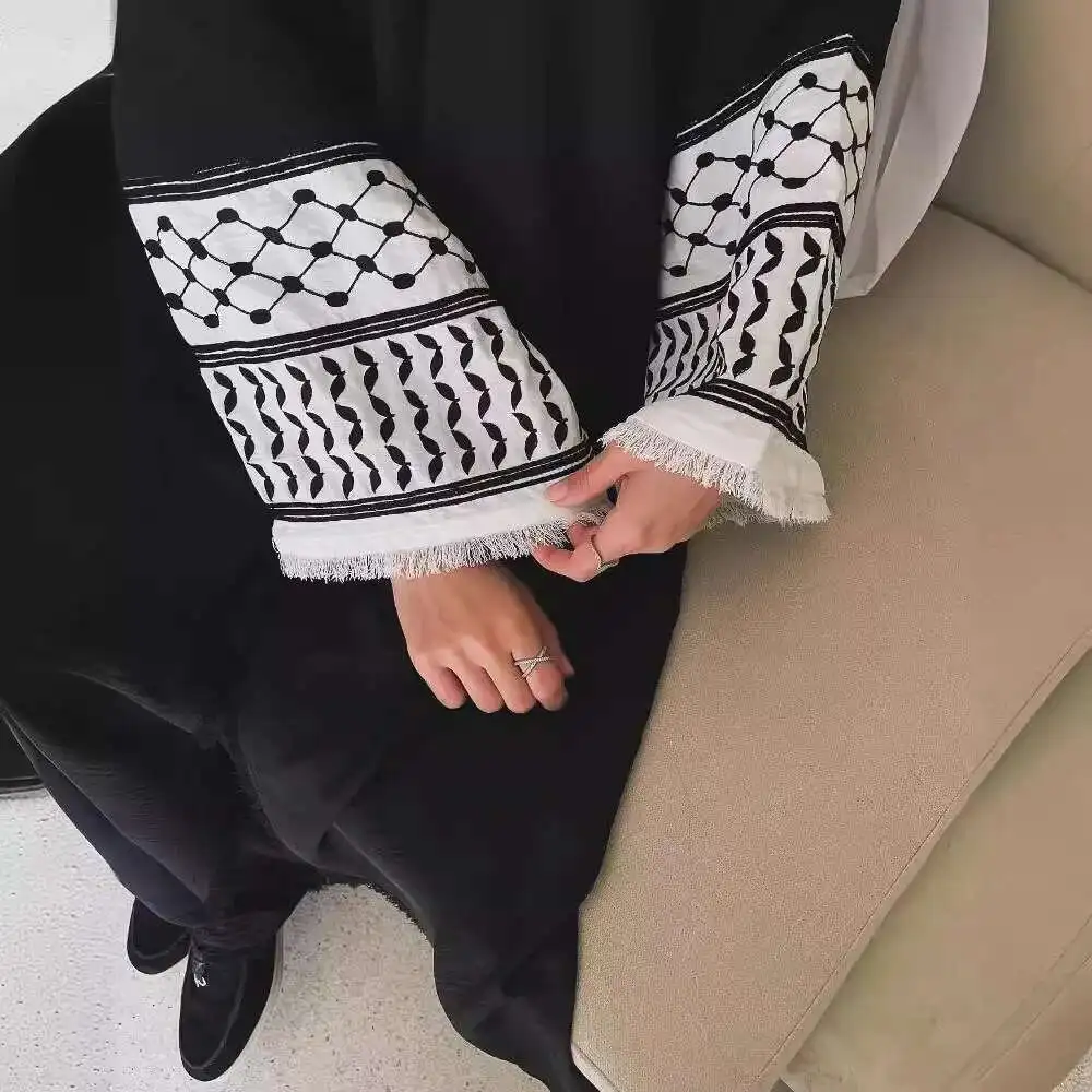 

2025 Dubai Türkiye Exquisite Embroidery Tassel Cardigan Gown with Belt Long Dress Robe Abaya Ramadan Dubai Luxury Islam Elegant